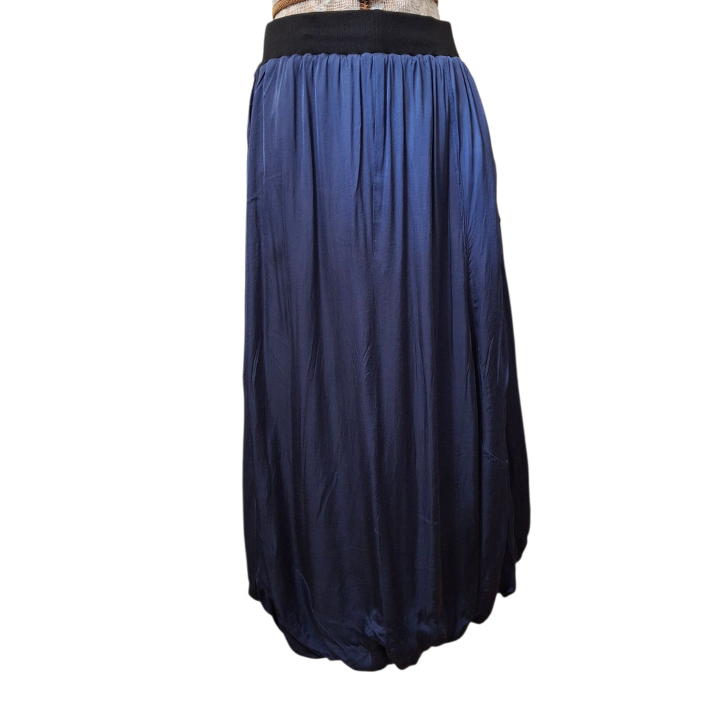 OZAI N KU Elastic Waist Navy skirt with pockets‎ size L